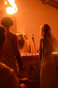 Chaos, créateur du monde et à l'origine de toute chose, a apporté sa bénédiction au couple. 