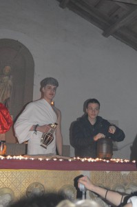 Dionysos, dieu du vin et du théâtre (entre autres), fils de Zeus, était évidemment présent.